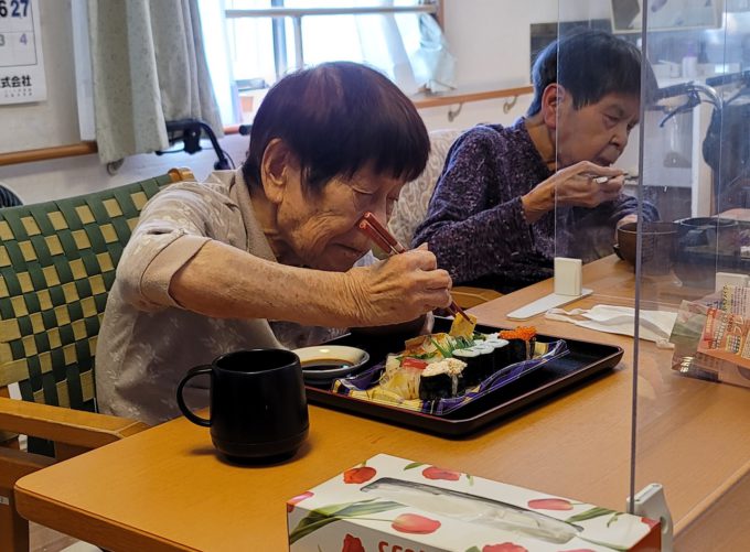 静岡市清水区グループホーム_11月のお楽しみ食