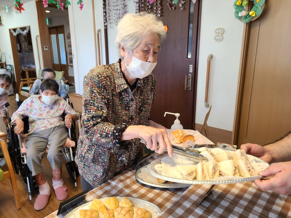 静岡市清水区グループホーム_御門台秋のパン祭り