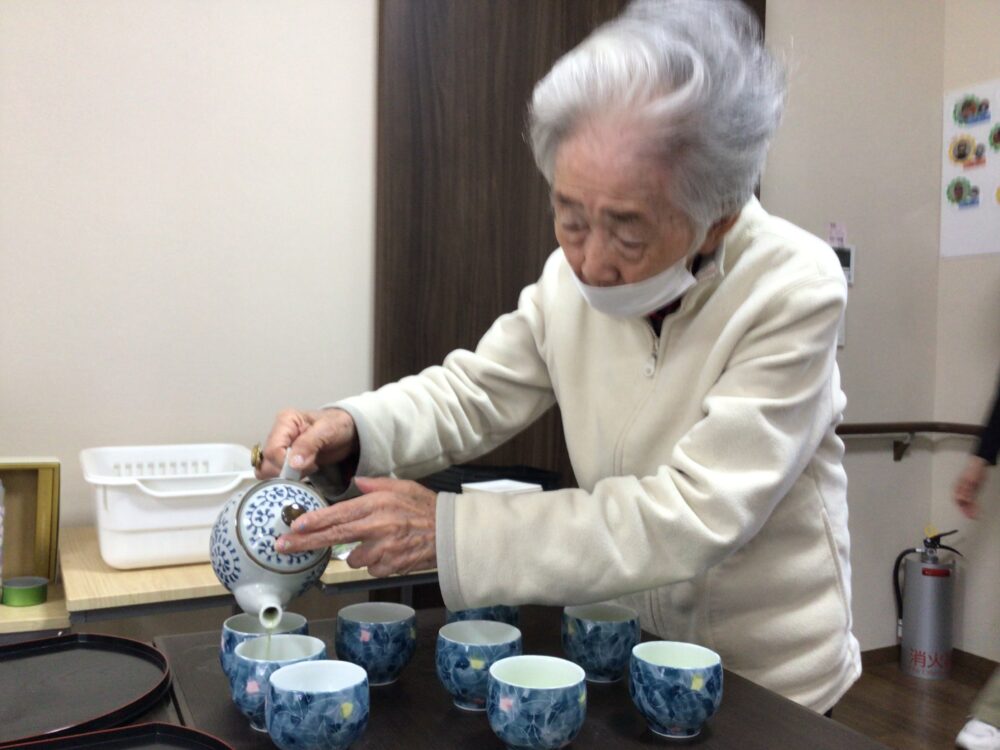 加島グループホーム　新茶を楽しむ会＆端午の節句