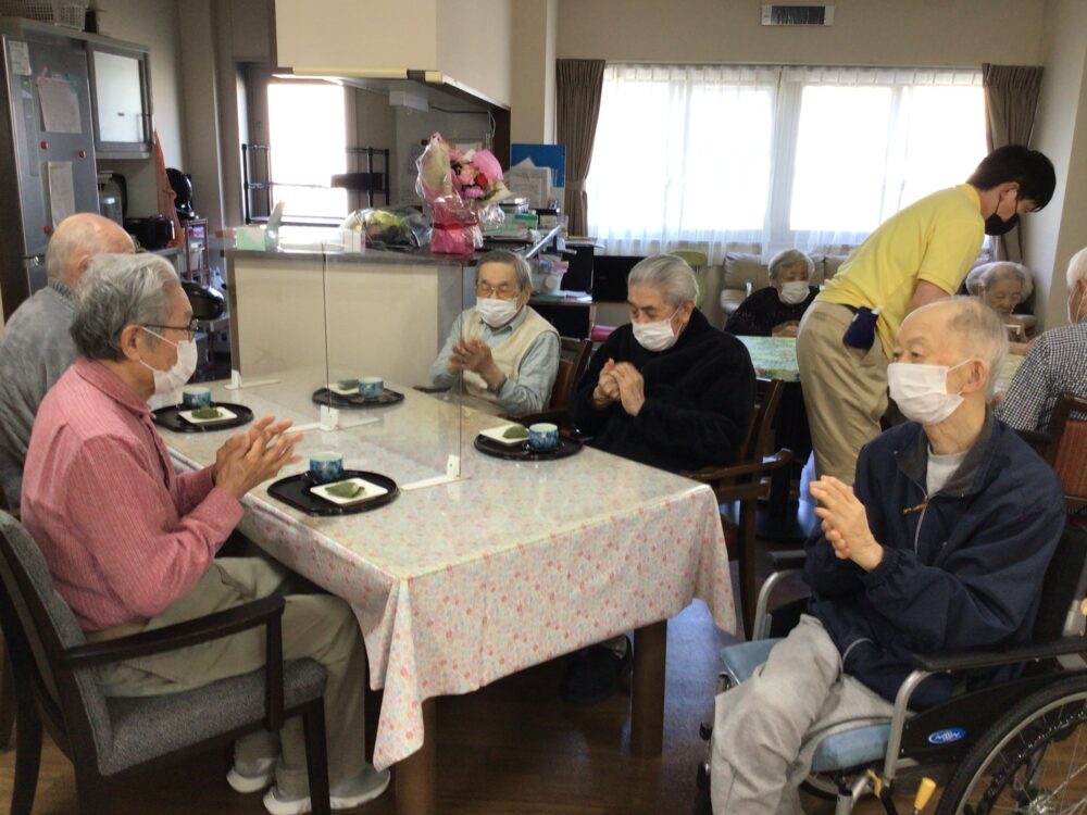 富士市グループホーム_新茶を楽しむ会＆端午の節句