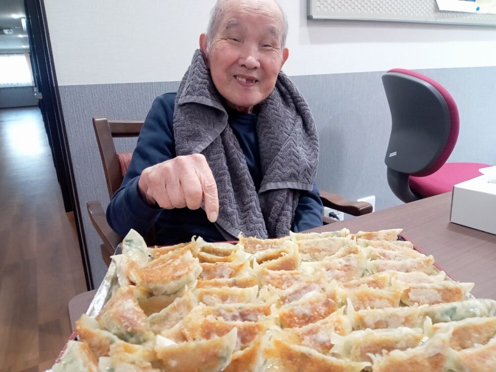 島田市グループホーム_父の日イベント餃子づくり