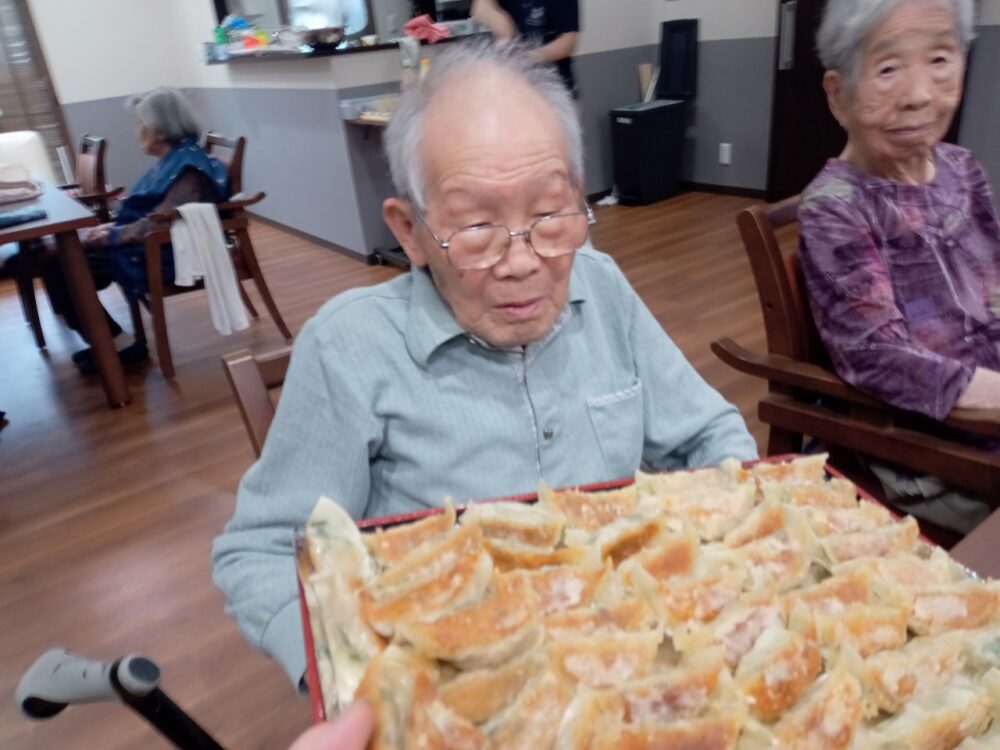 島田市グループホーム_父の日イベント餃子づくり