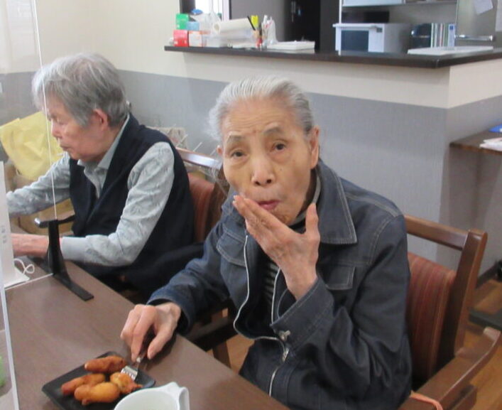 島田市グループホーム_おやつ作り