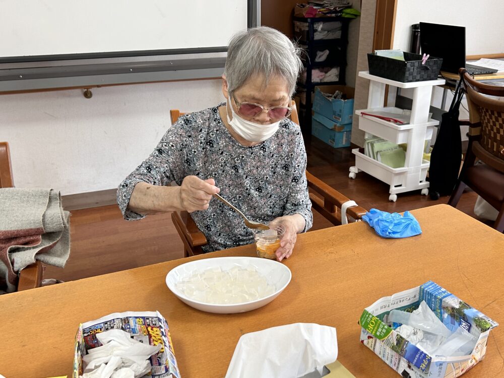 静岡市駿河区グループホーム_ おやつ作り