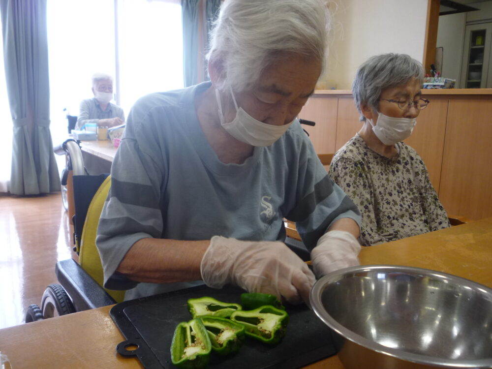 静岡市清水区グループホーム_昼食作りレク