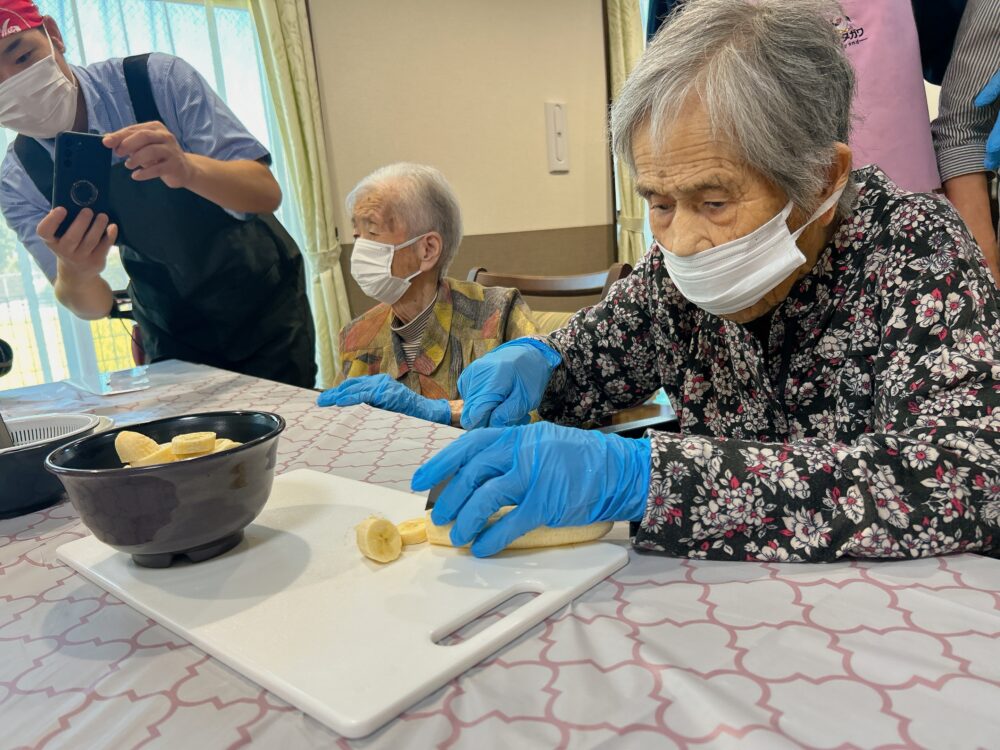 藤枝市グループホーム_すいか丸ごとフルーツポンチ