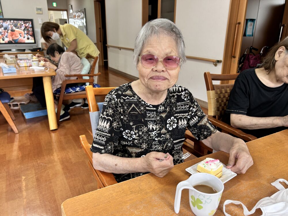 静岡市駿河区グループホーム_敬老の日のお祝い