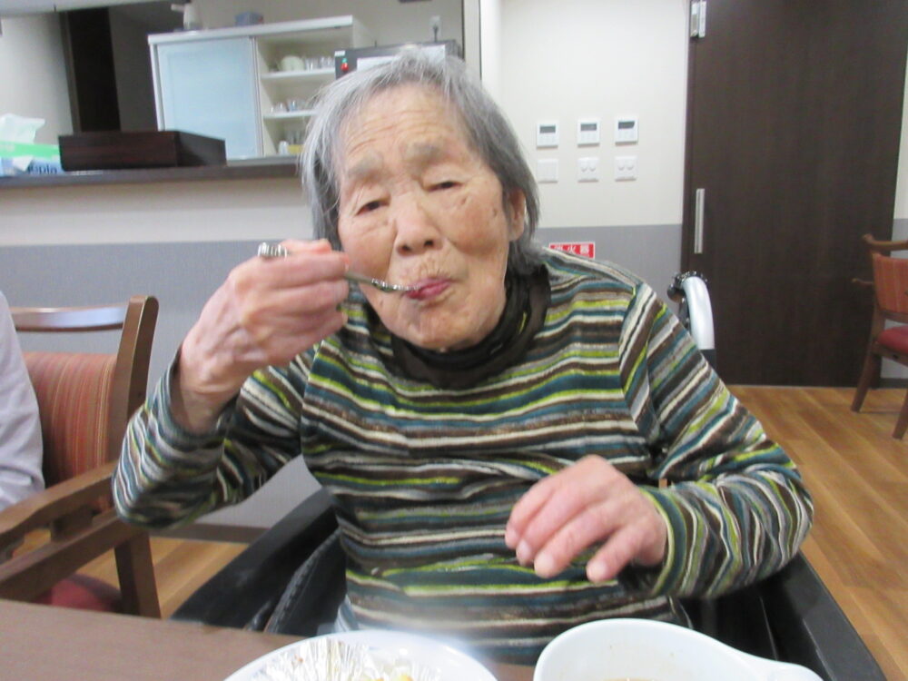 島田市グループホーム_秋のスイートポテト作り