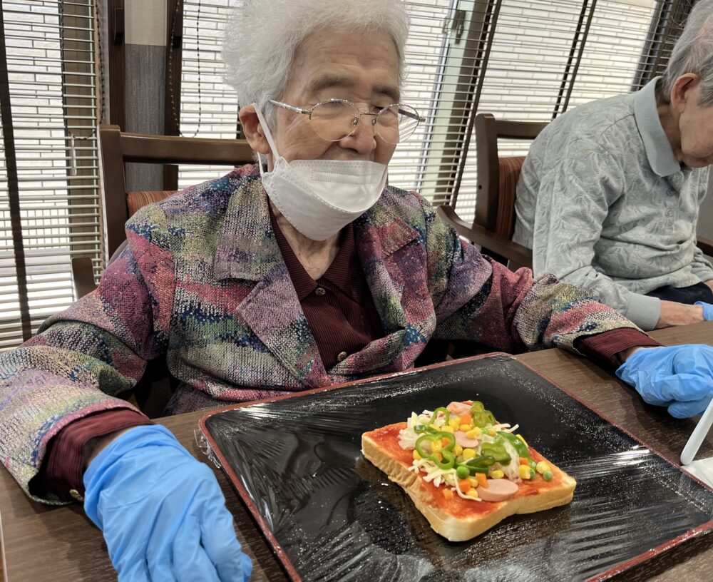 島田市グループホーム_オリジナルピザを作ろう