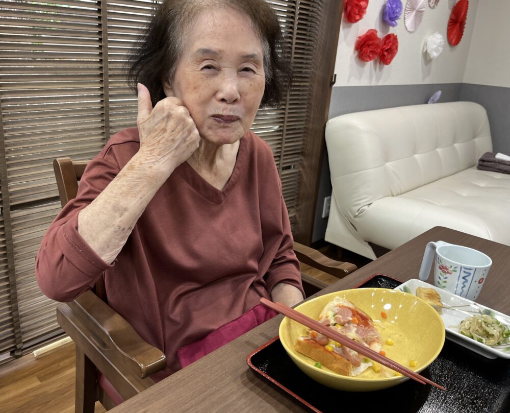 島田市グループホーム_オリジナルピザを作ろう