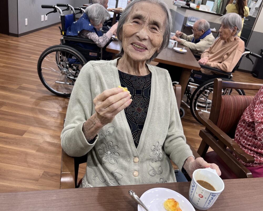 島田市グループホーム_秋のスイートポテト作り