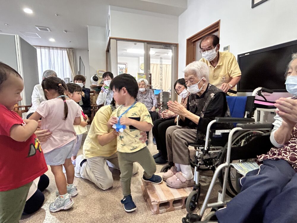 静岡市駿河区グループホーム_豊田保育園との交流会