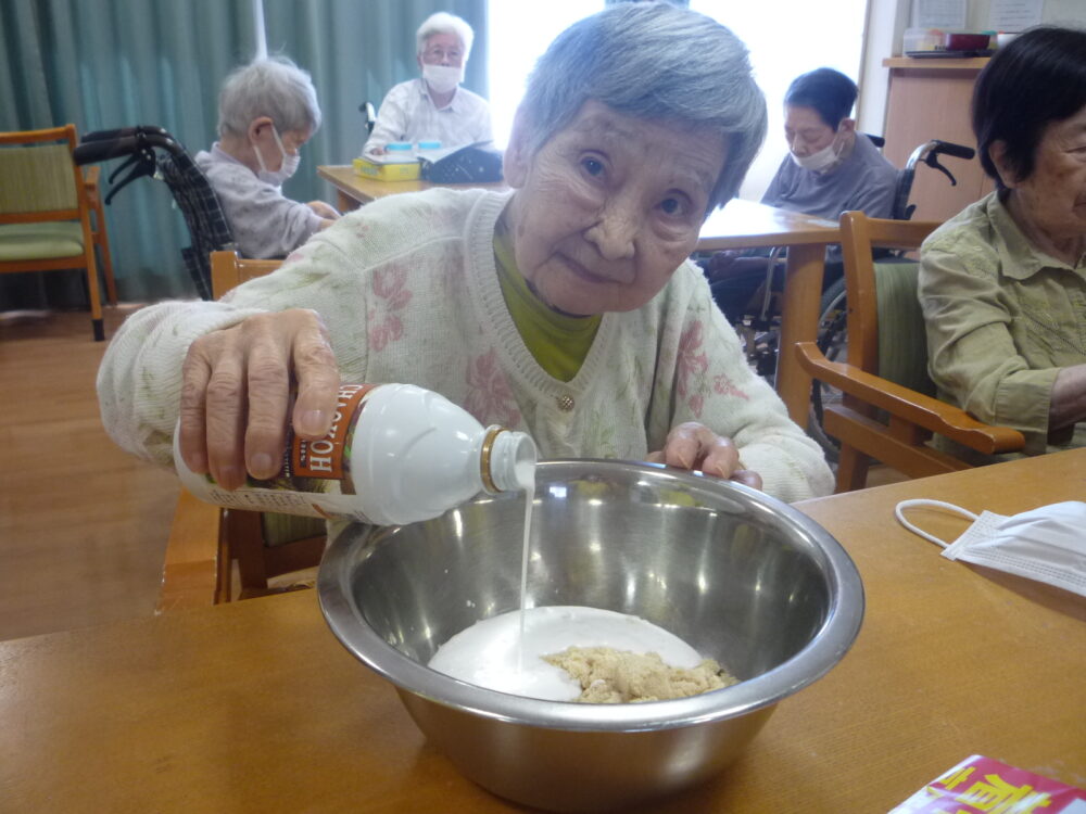 静岡市清水区グループホーム_ココナッツゼリー作り