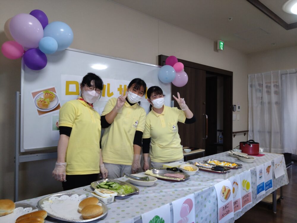 富士市グループホーム_ロールサンドランチ