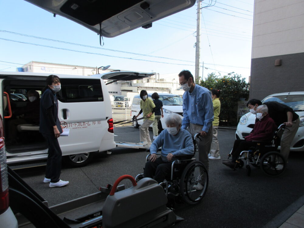 富士市グループホーム_外出レク富士市中央公園