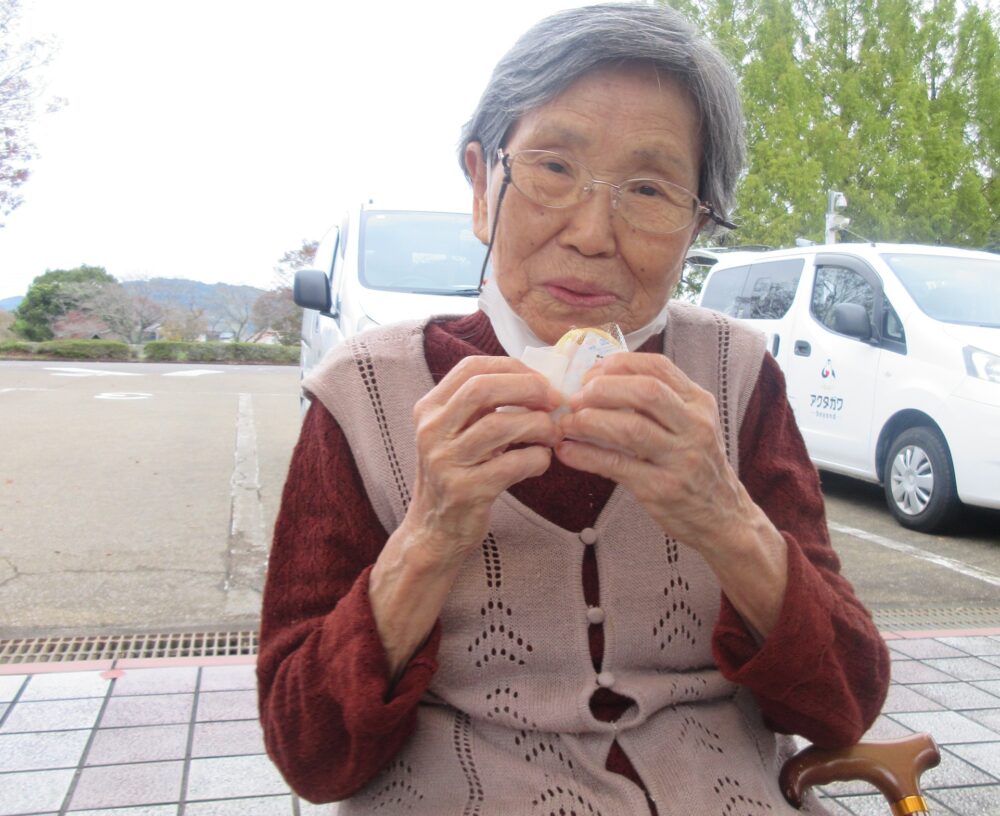 静岡市葵区グループホーム_外出レクリエーション足湯