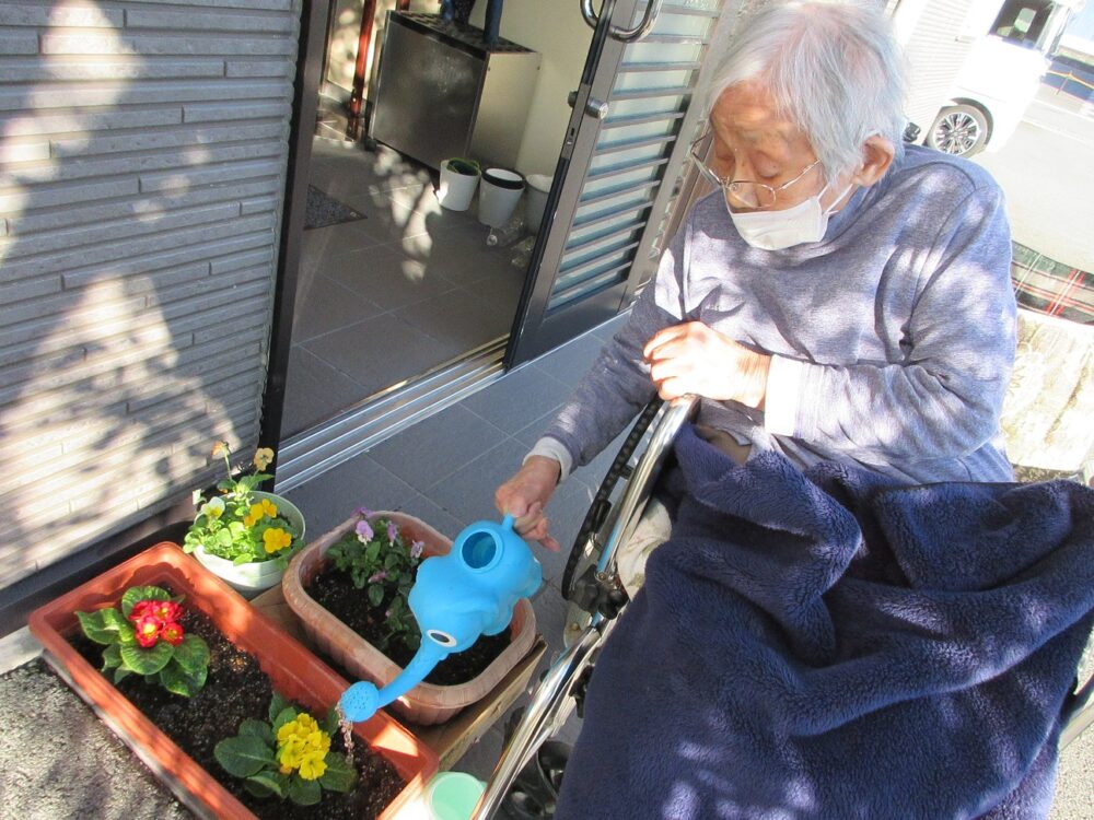 沼津市グループホーム_11月の園芸活動