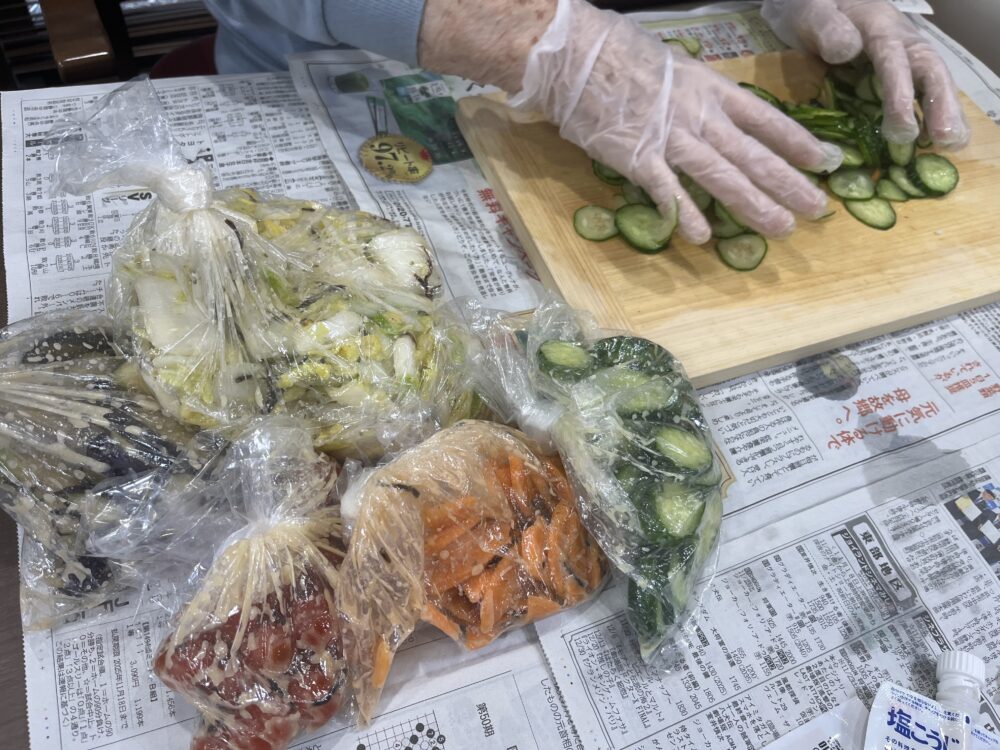 島田市グループホーム_腸活漬物でご飯を美味しく食べよう