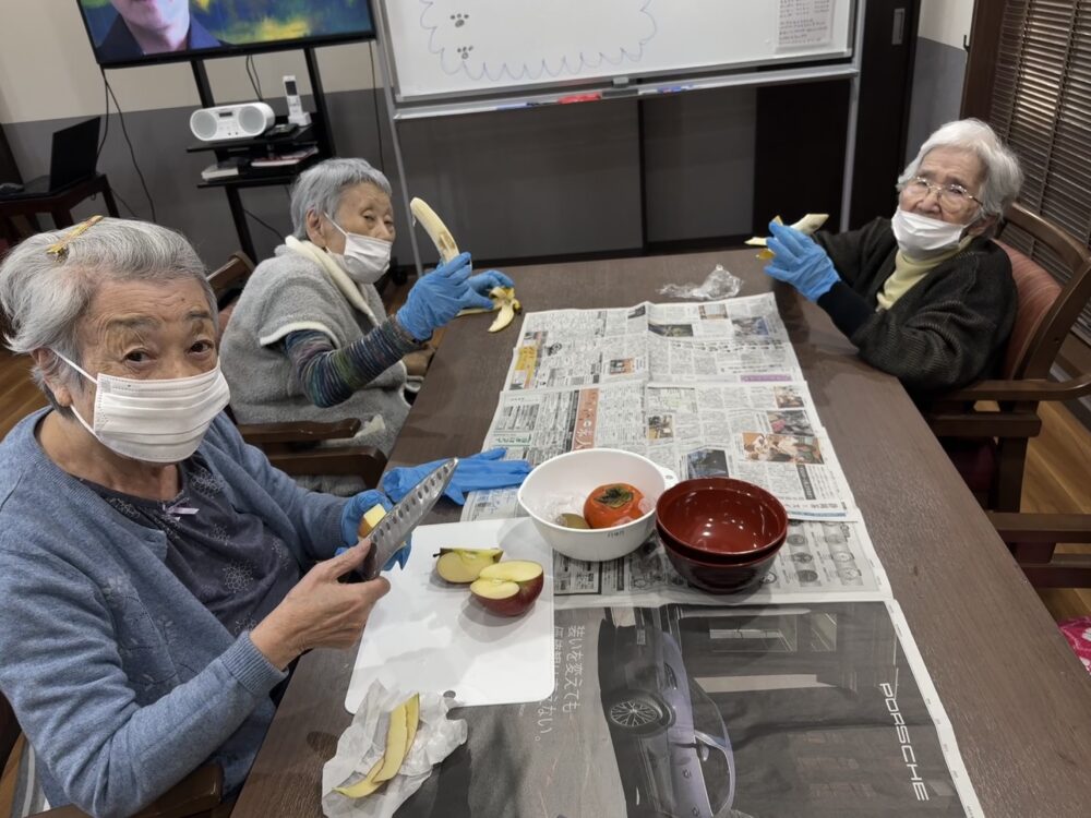 島田市グループホーム_秋の甘酒フルーツポンチ