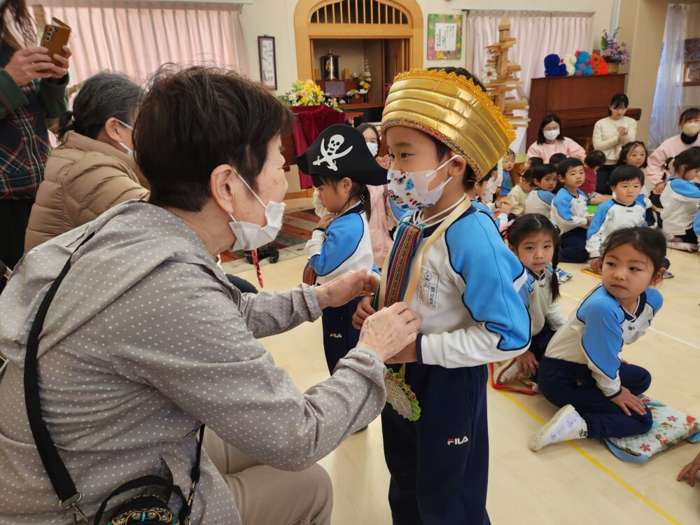 藤枝青葉町小規模多機能　幼稚園との地域交流～1月誕生日会～