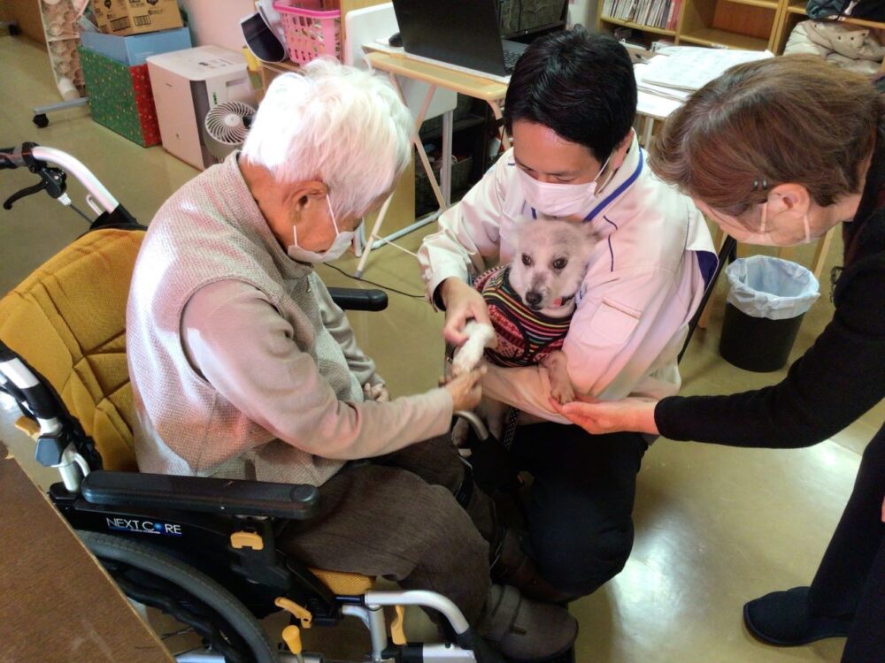 静岡市駿河区グループホーム_動物ふれあい