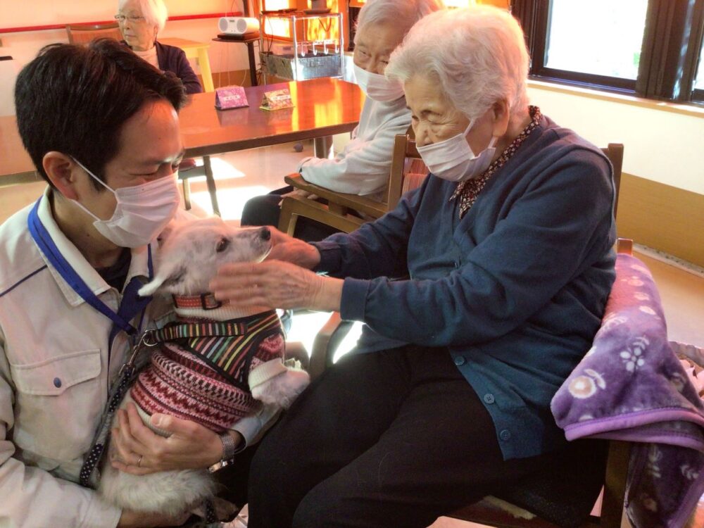 静岡市駿河区グループホーム_動物ふれあい