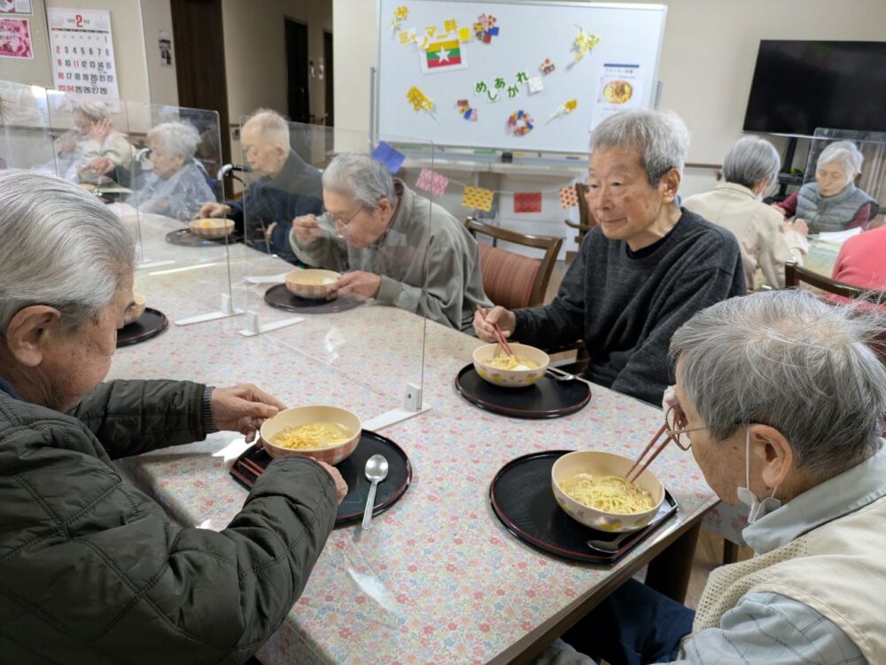 富士市グループホーム_ミャンマー食文化交流オンノカウスエ