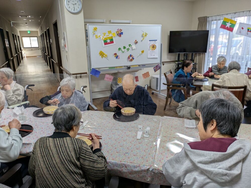 富士市グループホーム_ミャンマー食文化交流オンノカウスエ