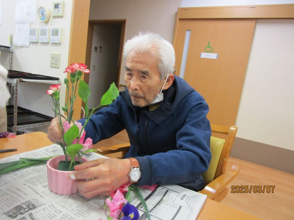 静岡市葵区グループホーム_3月の生け花