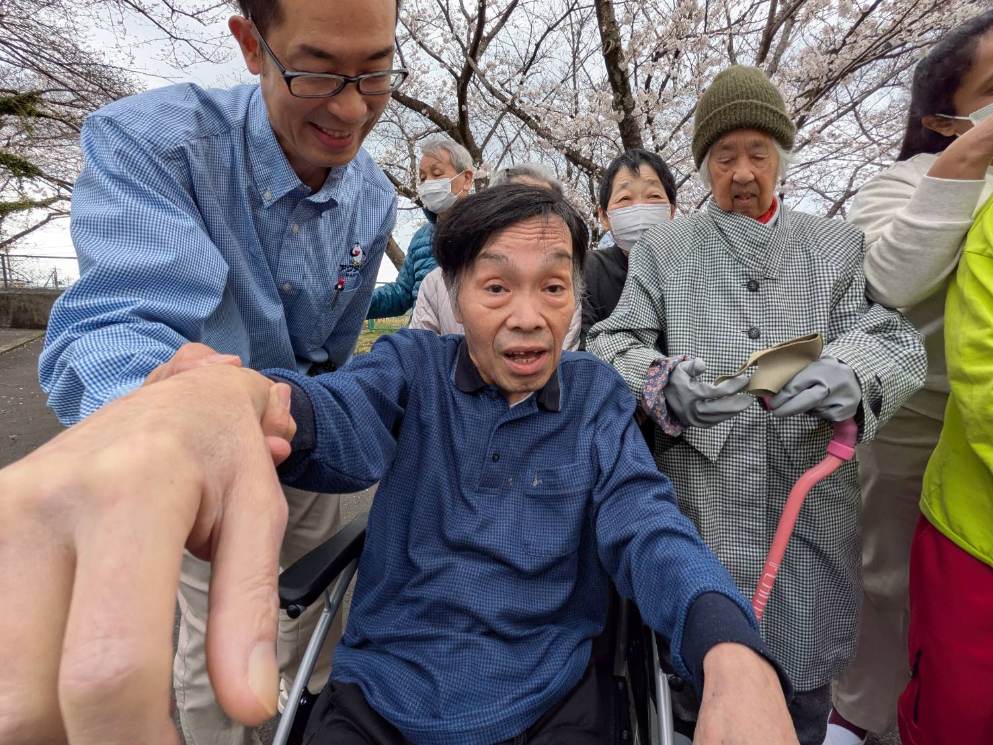 富士市グループホーム_外出レク桜を見に行こう