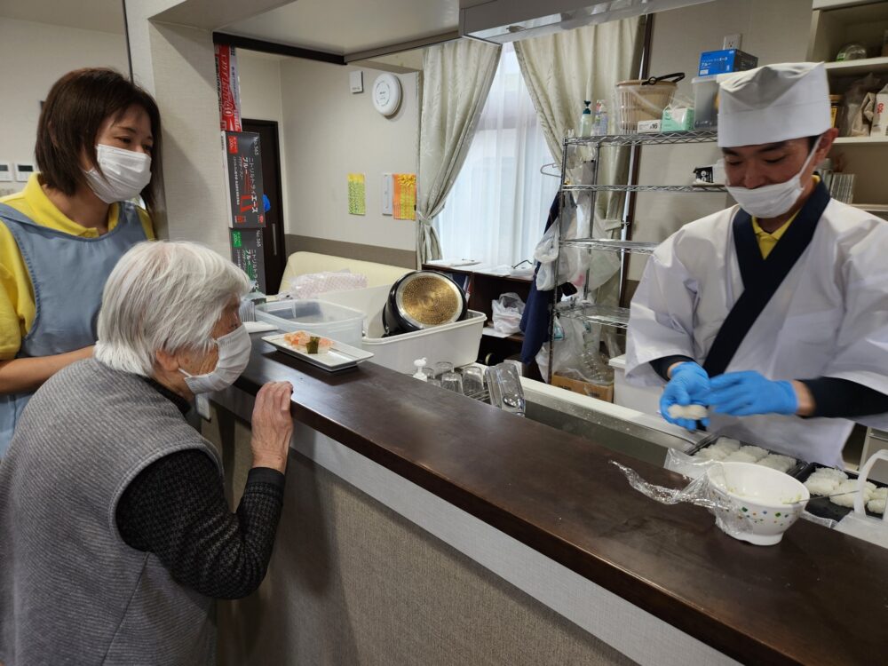 藤枝市グループホーム_寿司御膳イベント