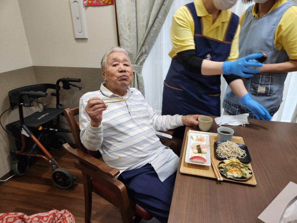 藤枝市グループホーム_寿司御膳イベント