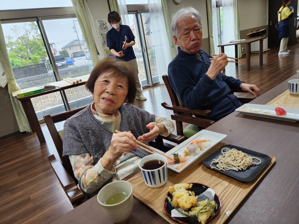 藤枝市グループホーム_寿司御膳イベント