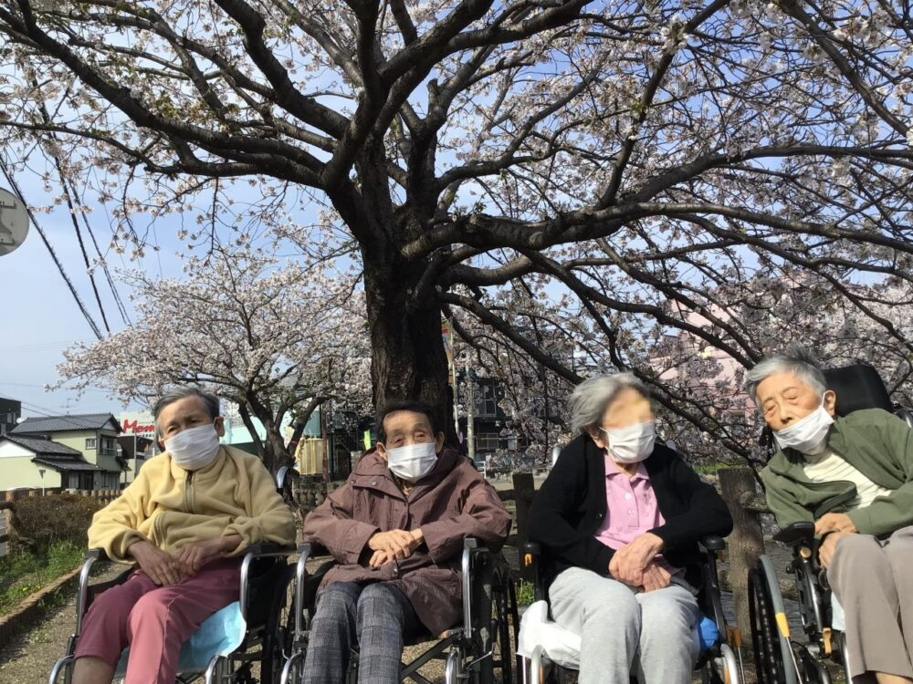 小鹿公園前グループホーム お花見