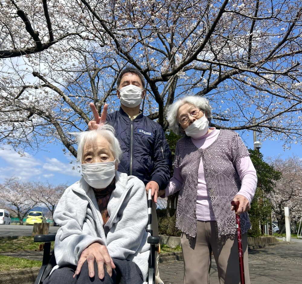 富士市グループホーム_桜観賞ドライブ