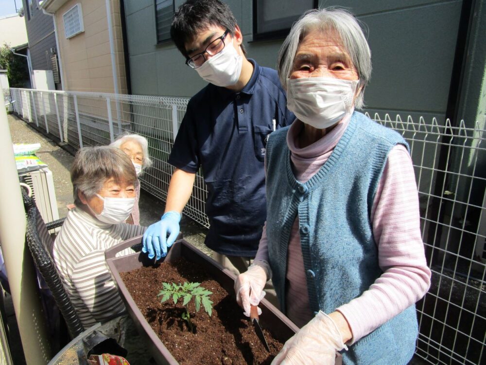 静岡市葵区グループホーム_園芸クラブ誕生