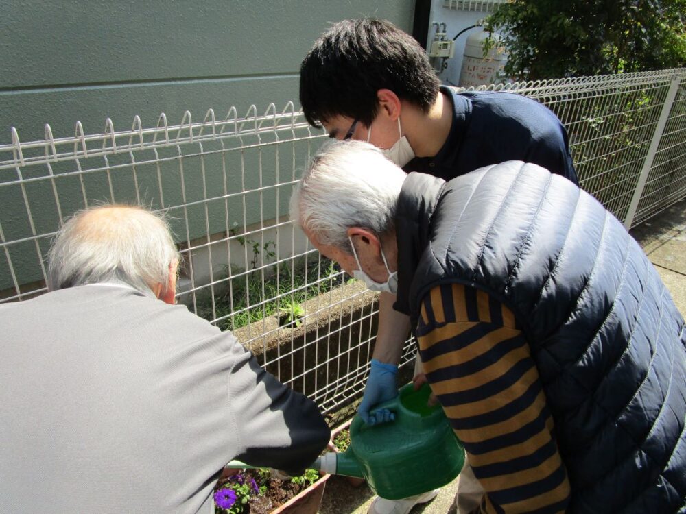 静岡市葵区グループホーム_園芸クラブ誕生