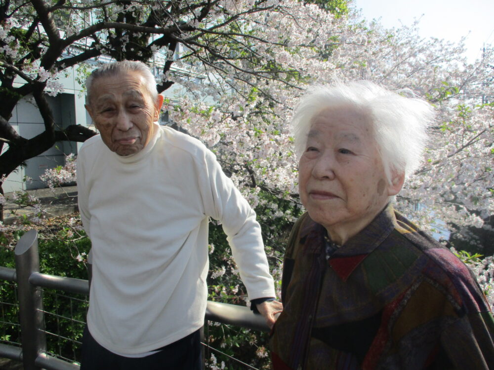 静岡市駿河区グループホーム_春のお散歩2025