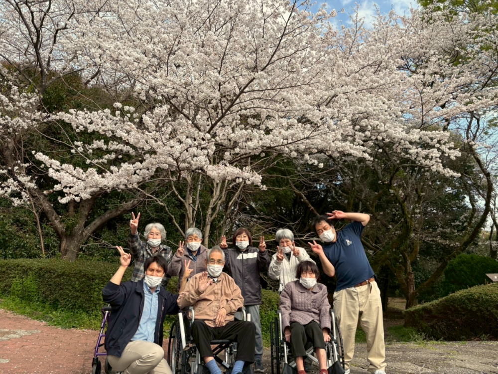 御門台グループホーム 桜のある風景