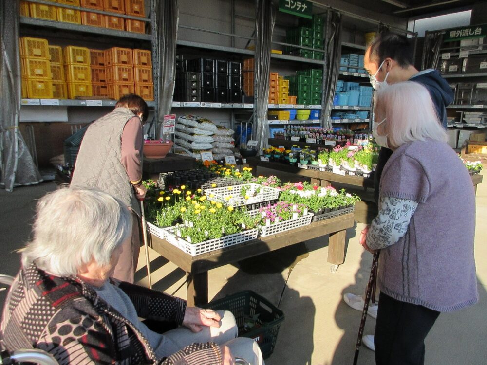沼津市グループホーム_3月の園芸活動