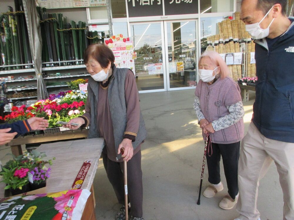 沼津市グループホーム_3月の園芸活動