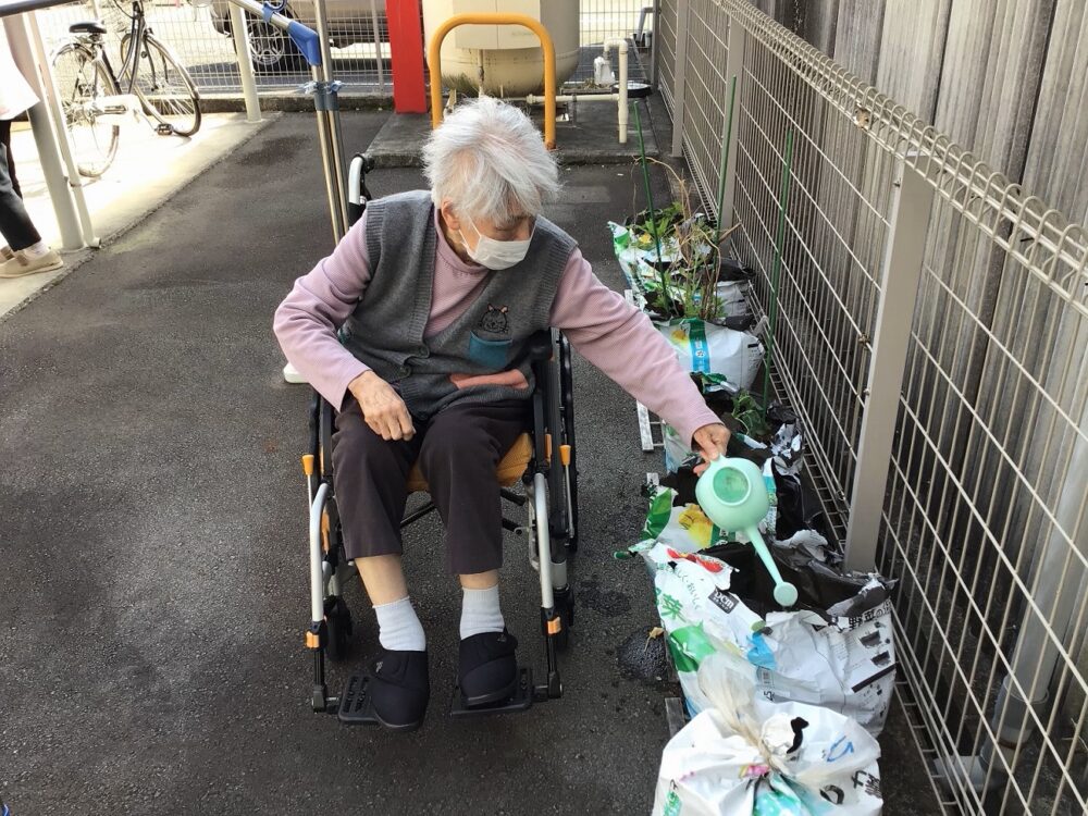沼津市グループホーム_3月の園芸活動