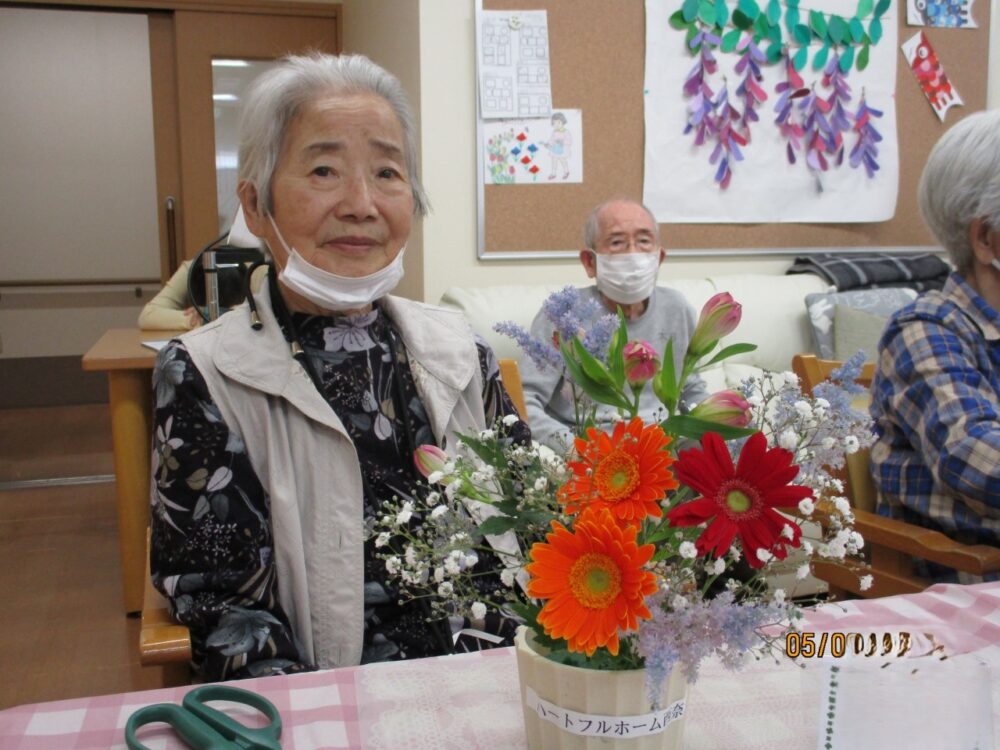 静岡市葵区グループホーム_フラワーアレンジメント20255