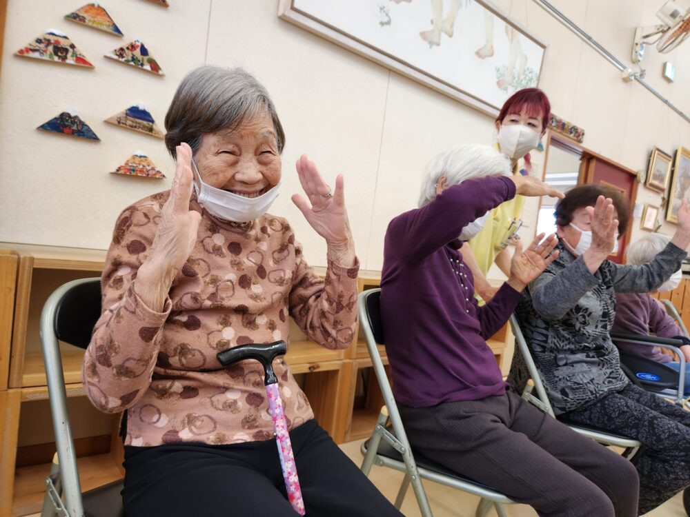 藤枝市グループホーム_幼稚園との地域交流4月誕生日会