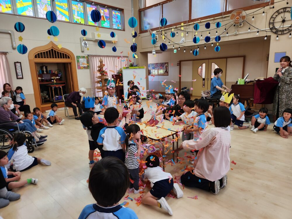 藤枝市グループホーム_幼稚園との地域交流4月誕生日会