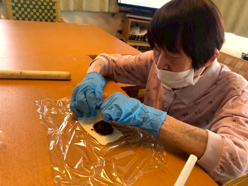静岡市清水区グループホーム_おやつ作り