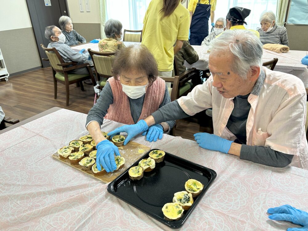 藤枝市グループホーム_春野菜のキッシュ作り