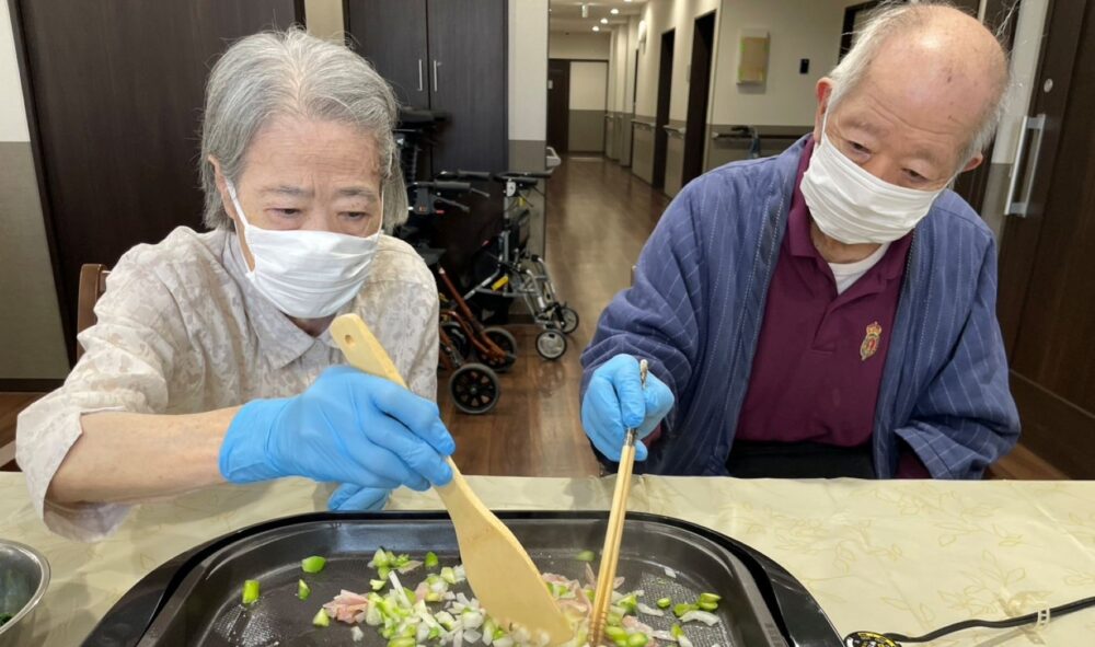 藤枝市グループホーム_春野菜のキッシュ作り