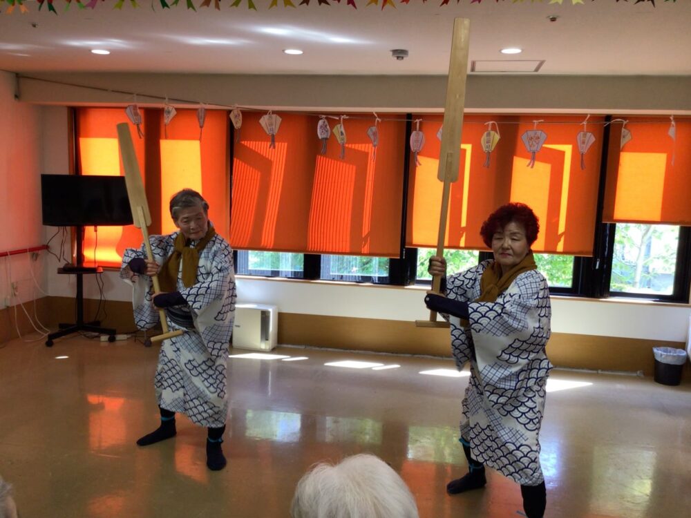 小鹿公園前小規模多機能　踊り鑑賞