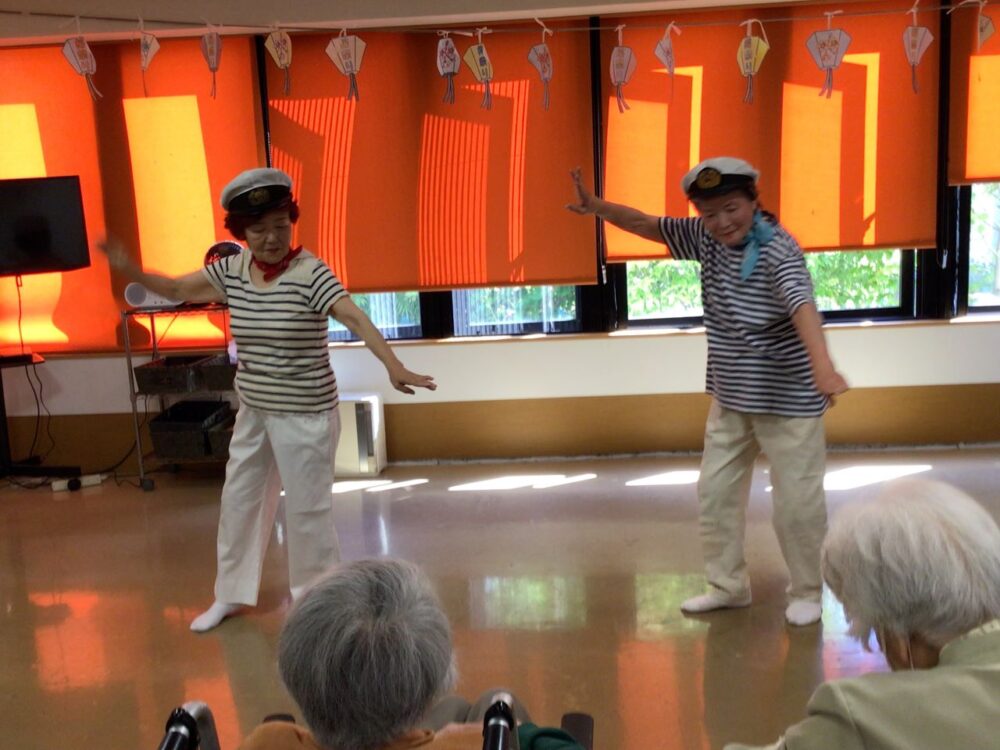 静岡市駿河区グループホーム_踊り鑑賞
